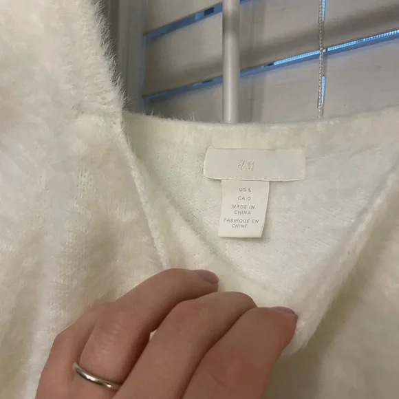 H&M fuzzy white sweater - Picture 3 of 5